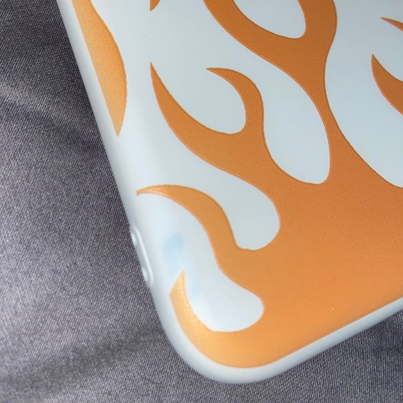 iPhone 11 case - Picture 3 of 3